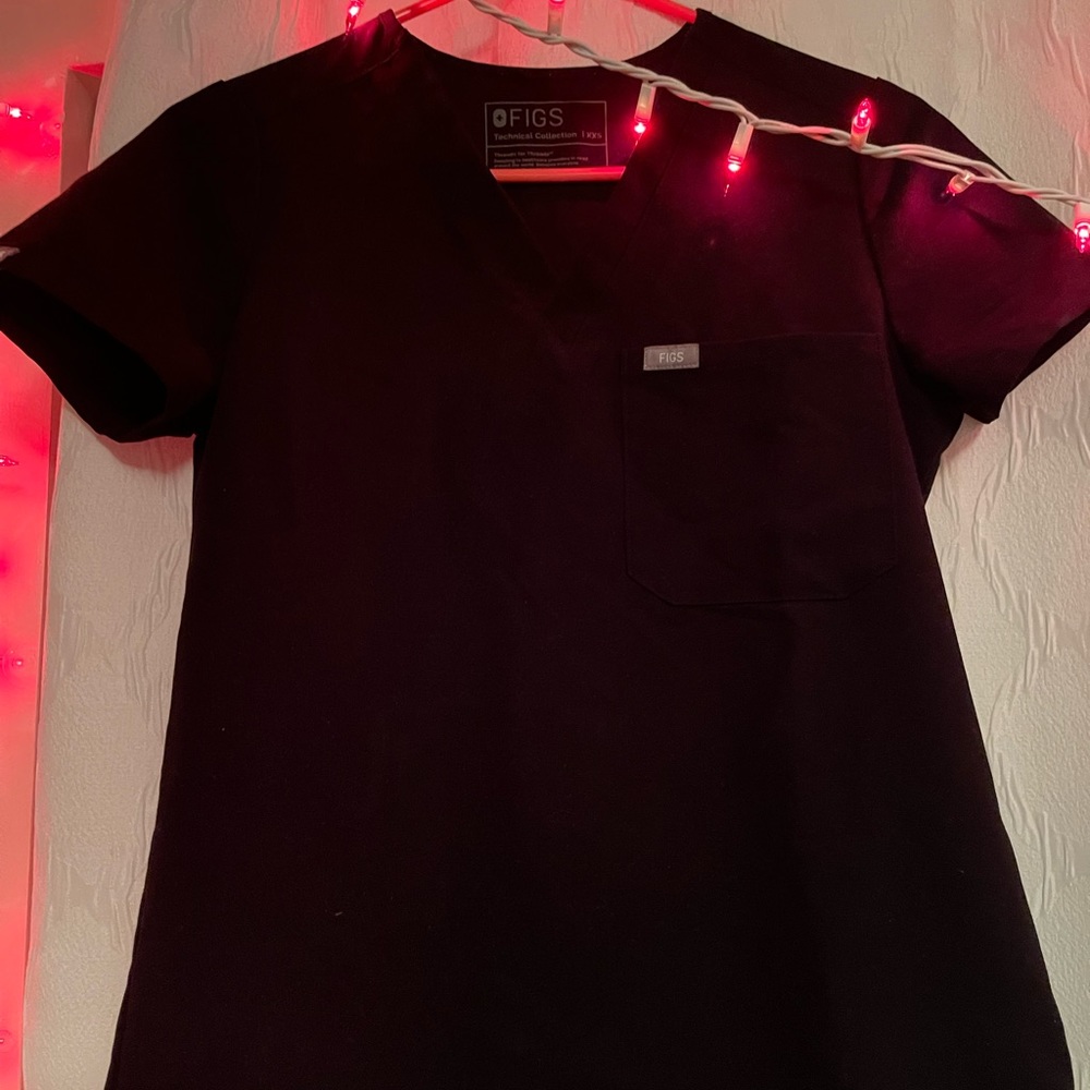 FIGS Catarina One-Pocket Scrub Top Black